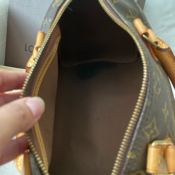 Louis Vuitton Monogram Speedy 30 - Picture 6 of 14